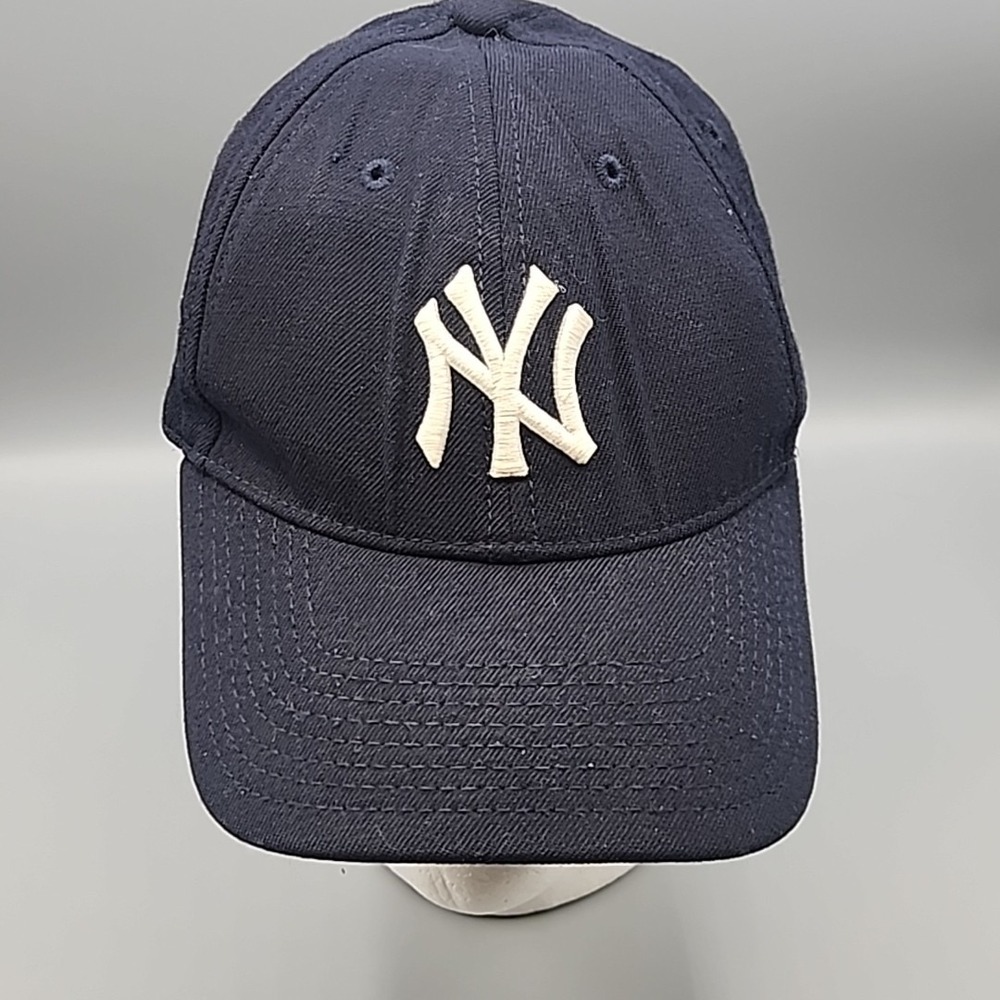 New Era New York Yankees MLB Baseball Cap Navy Blue Adjustable Size Medium Large - Picture 2 of 7